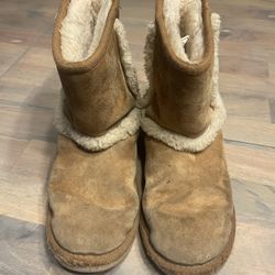 Ugg youth boots Size 2