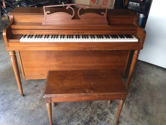 Hallet Davis & Co Upright Piano
