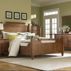 Broyhill Attic Heirlooms Solid Oak KING Bedroom Set
