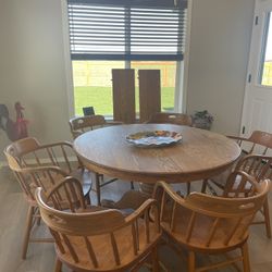 Solid Oak Table, 6 Chairs, 2 Leaves