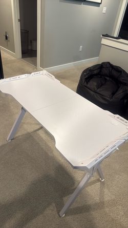 White Gaming Desk with Carbon Fiber Surface