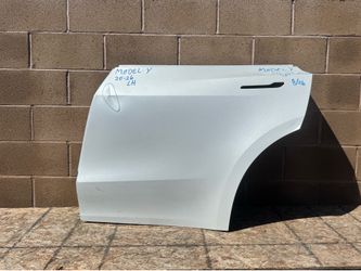 2020 2021 2022 2023 2024  2025 2026 TESLA MODEL Y REAR LEFT DRIVER SIDE DOOR OEM used