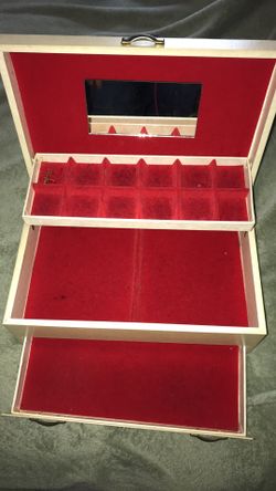Jewelry box