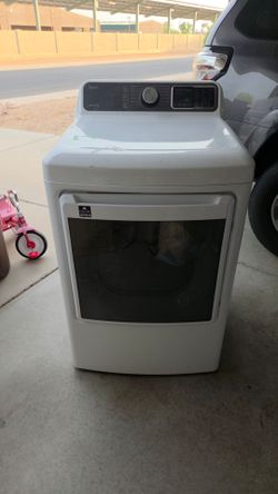 Midea 7.5-cu ft Vented Gas Dryer