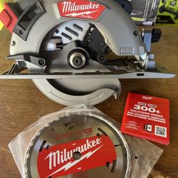 Milwaukee M18 FUEL 18V Lithium-Ion Brushless Cordless 7-1/4 in. Circular Saw (Tool-Only)