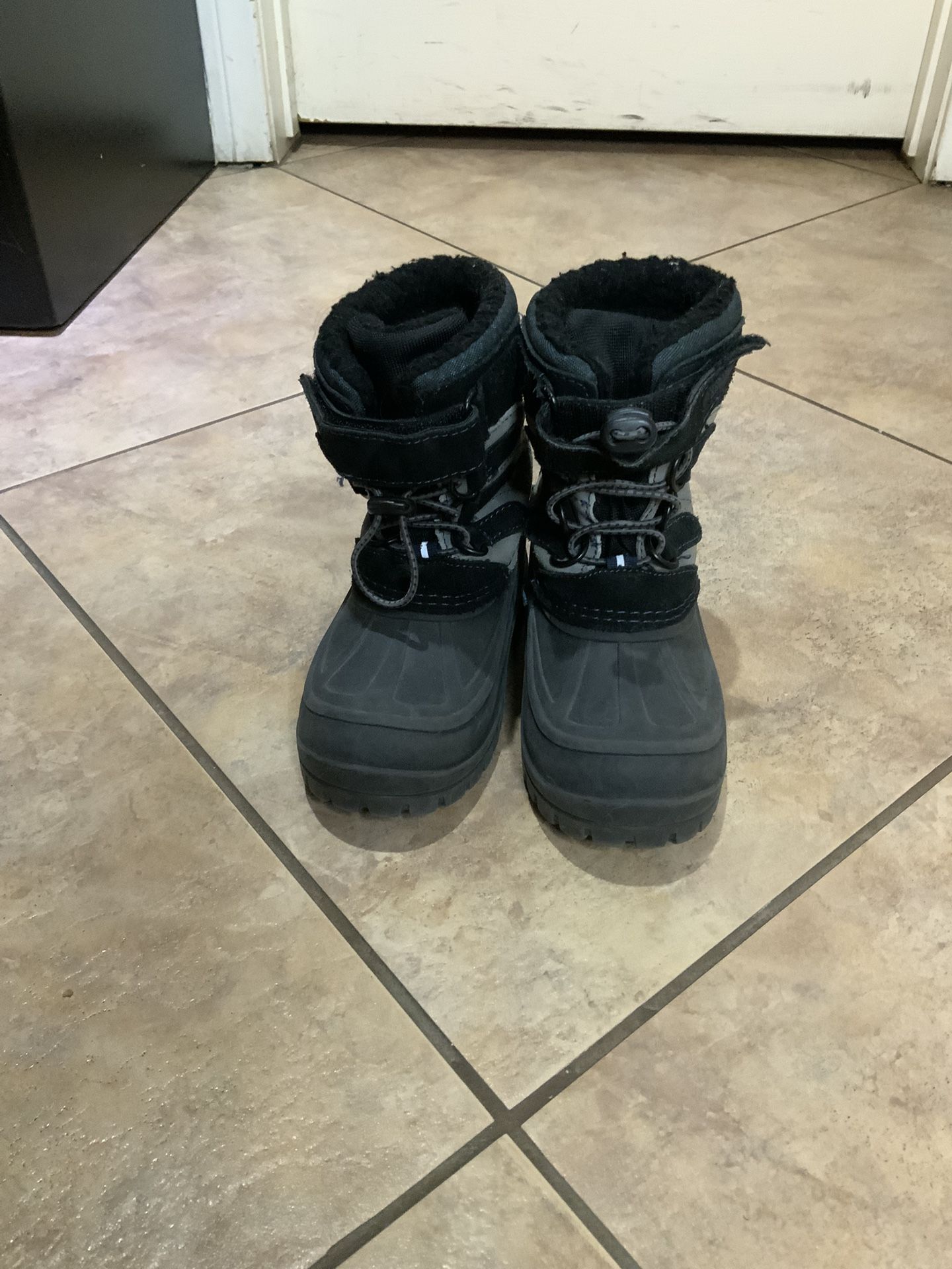 Khombu Snow Boots Kids Size 12