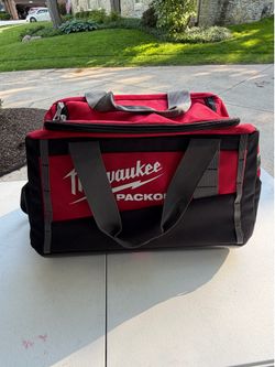20” Milwaukee pack out bag/tote