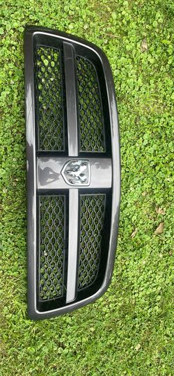 Ram grill 4th gen