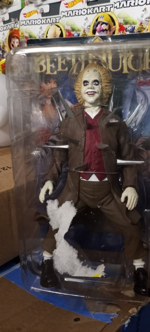 Neca Beetlejuice Beetlejuice with spikes Figure
