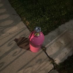 noz tank TEN P pink been used a couple times , inside is clean 