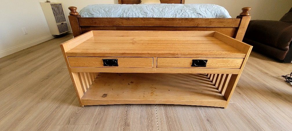 Bed bench rest with drawers
