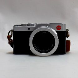 Leica D-Lux 7 3952 17MP Compact Digital Camera