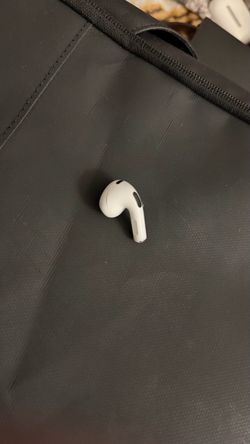 AirPods 3rd left size