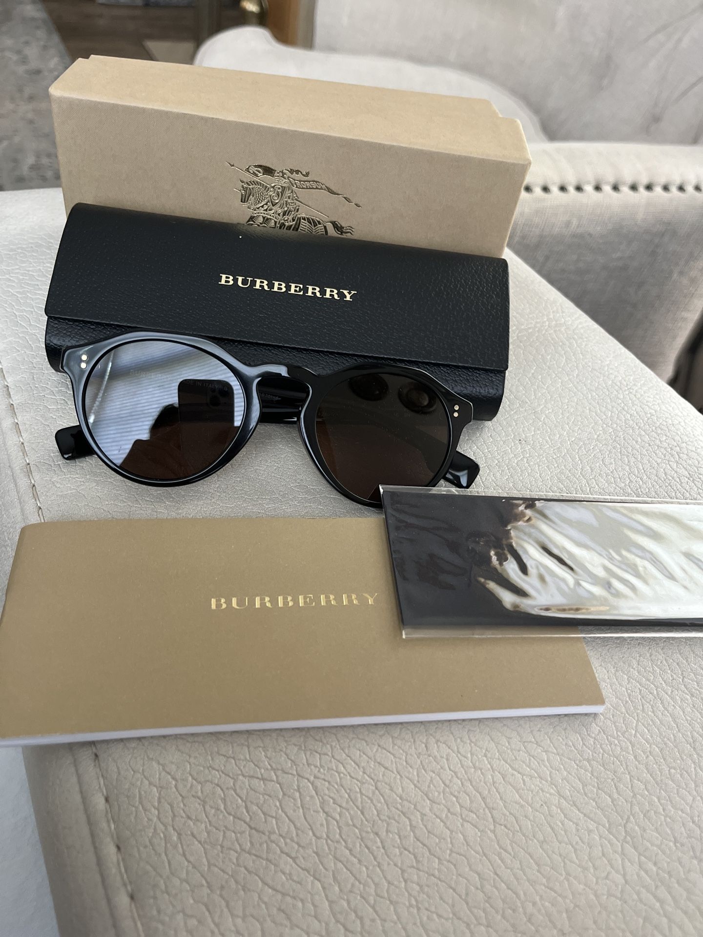 Burberry Sun Glasses