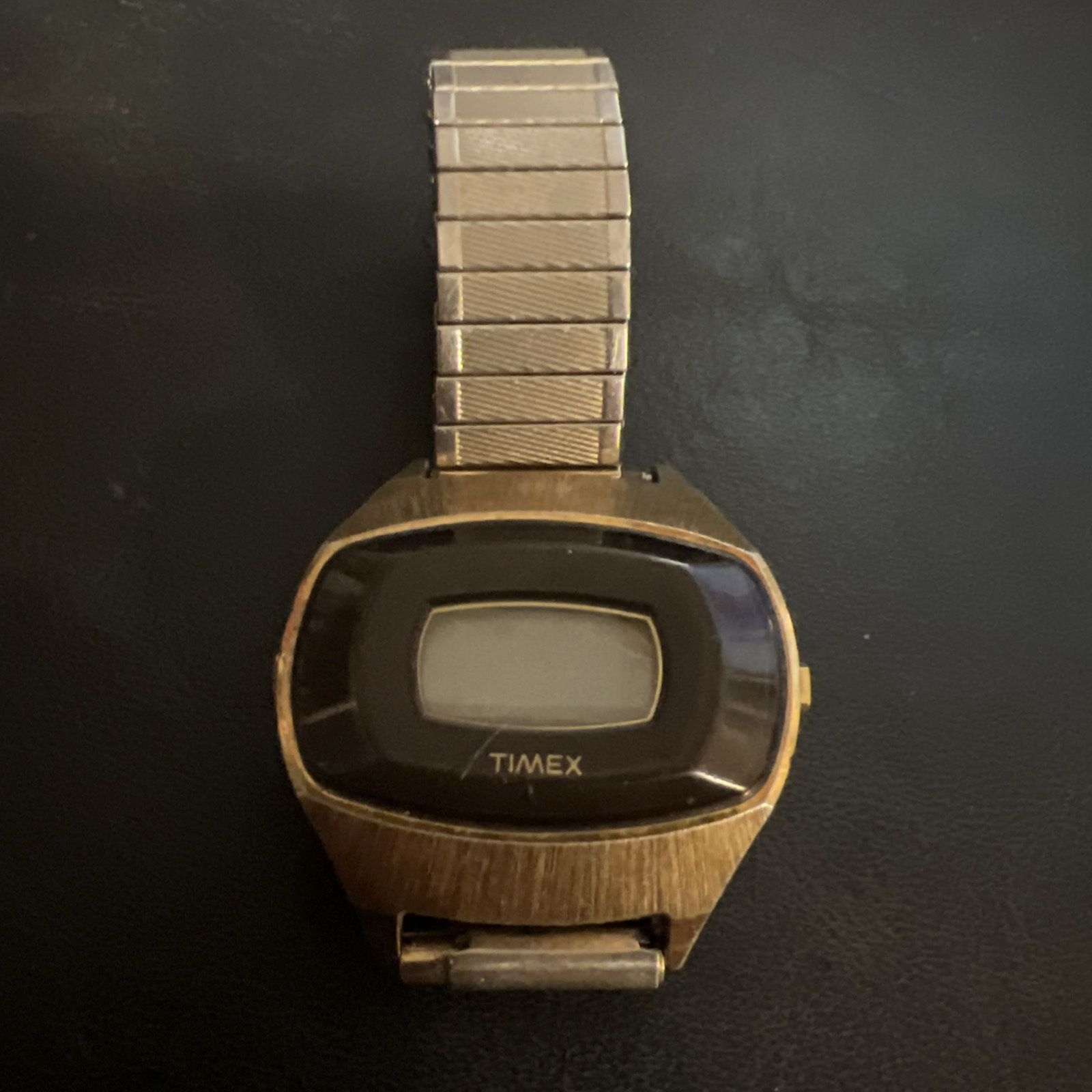 Vintage Time. Watch 70’s Digital