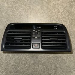 Lexus LS400 Center Dash Clock/Air Vent 