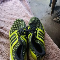 6.5 Adidas Running Shoes 👟