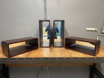 📦 Wall-Mountable Shelves – Great Condition!