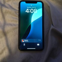iPhone 11 (UNLOCKED)