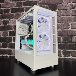 White Gaming Pc / Ryzen 5 2400GE / RX 570 8GB / RAM 16GB / SSD 500GB / Windows 11 Pro