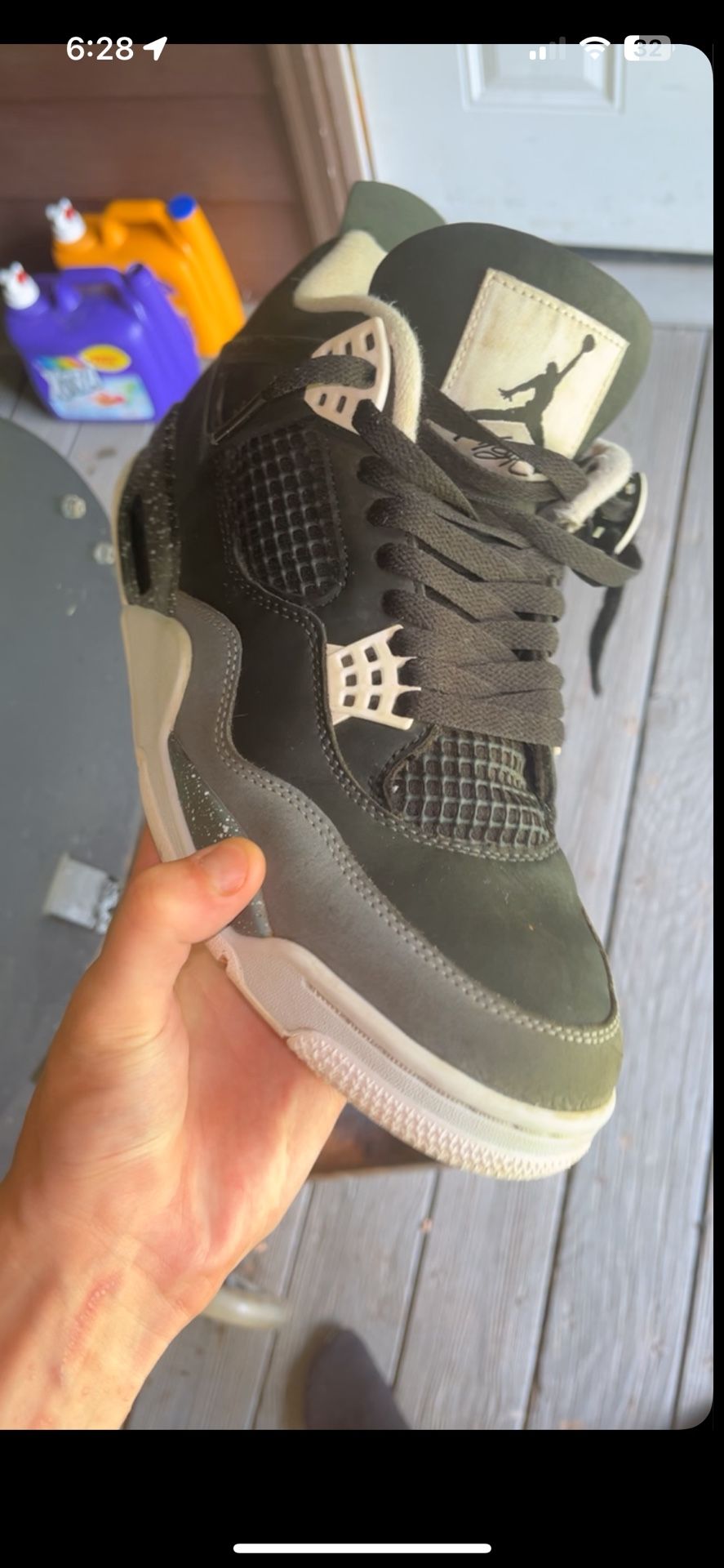 Jordan 4 Retro Fear.