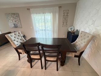 Dining room table and chairs set