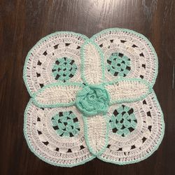 16 Hand Made Crochet Small Mantel