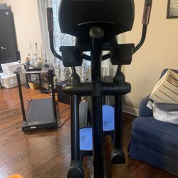 Elliptical Machine Life Fitness X9