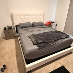 Queen Bed With Cooling Memory Foan Mattress & Box Spring