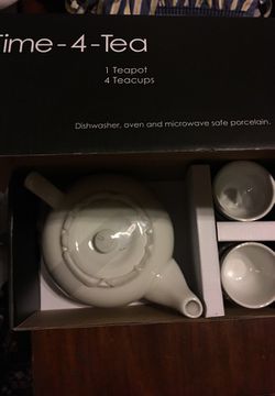 Brand new tea pot and 4 cups by BIA
