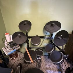 Alesia DM10 drum set 