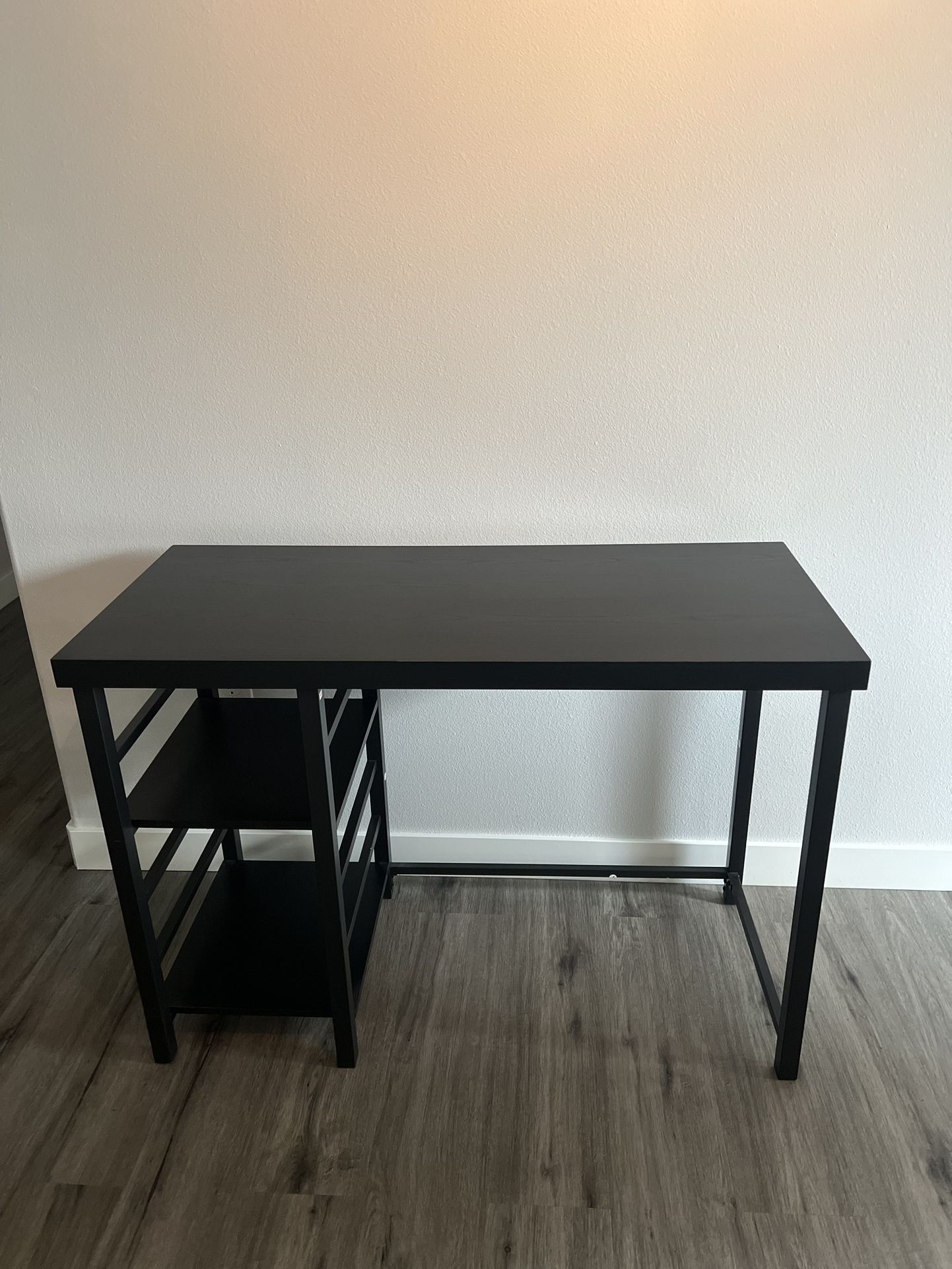 Black Desk like New