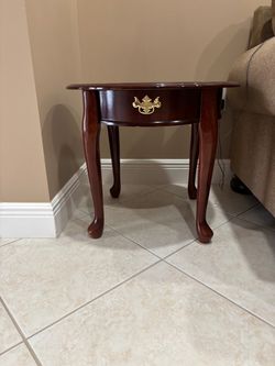 Cherry Wood Queen Anne End Table
