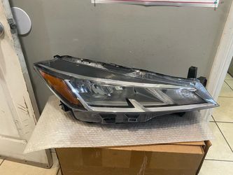 2021-2022 Nissan Kicks Right headlight