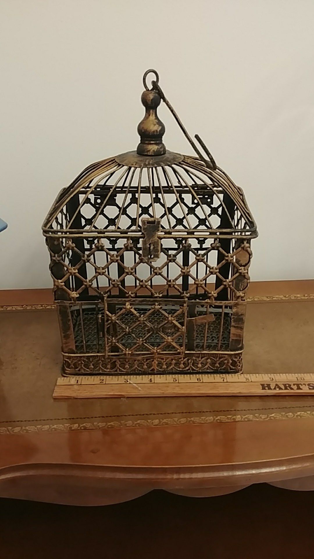 Cute bird cage! Excellent condition!