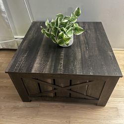 Coffee Table – Like New 