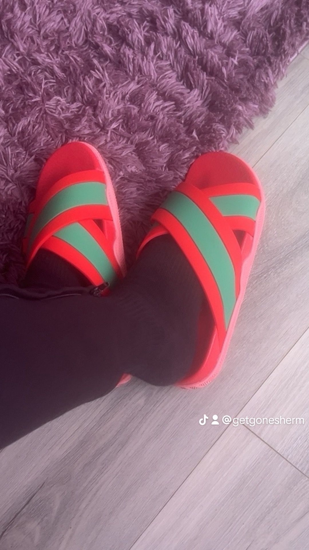 Gucci Slides Size 9 Dm To Buy 50$