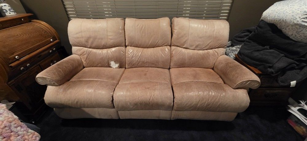 Free Leather Couch And Recliner 
