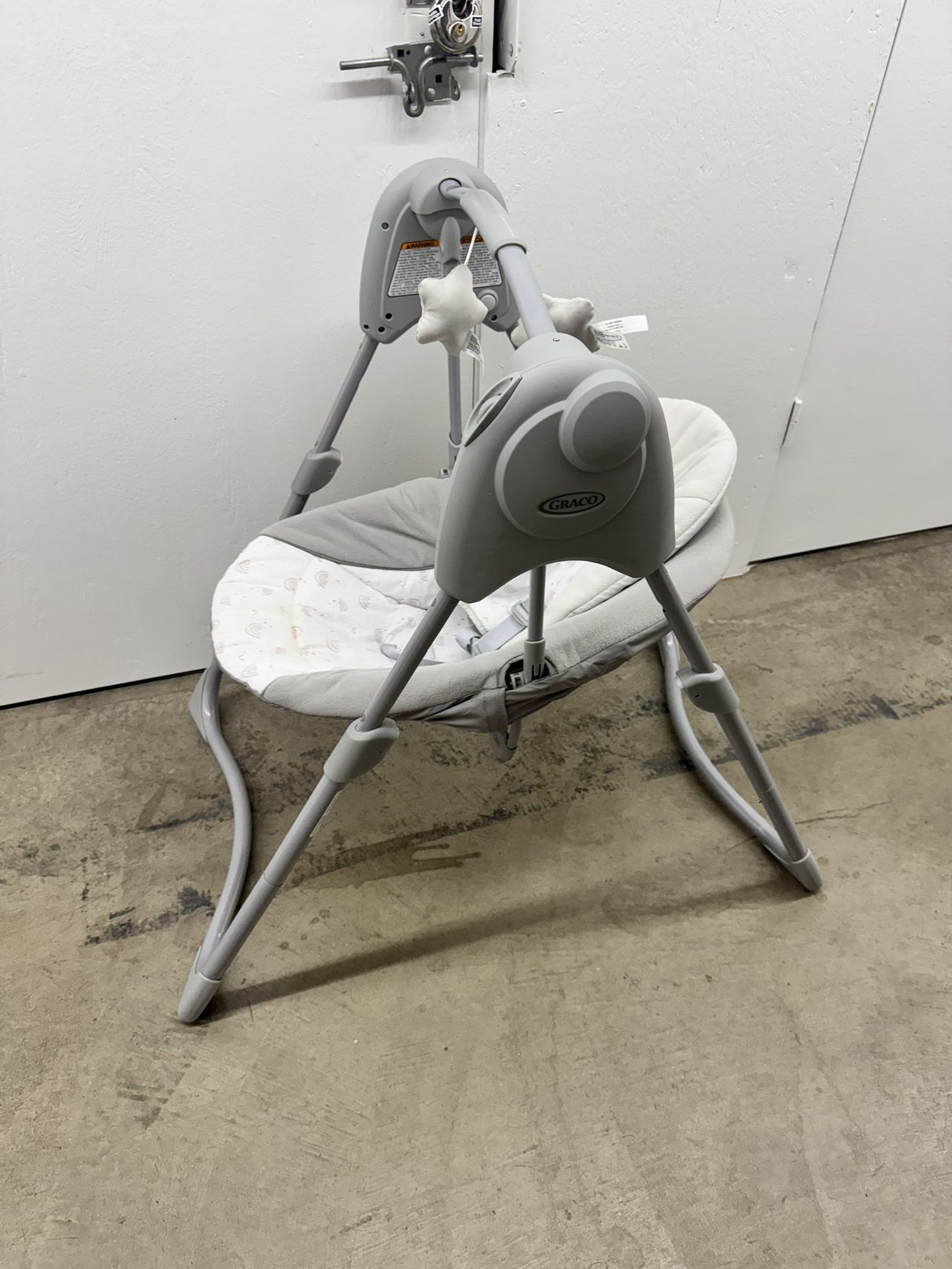 Graco Slim Spaces Compact Baby Swing