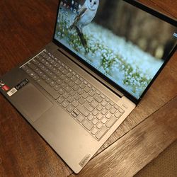 Lenovo Laptop 512 GB SSD 16 GB RAM