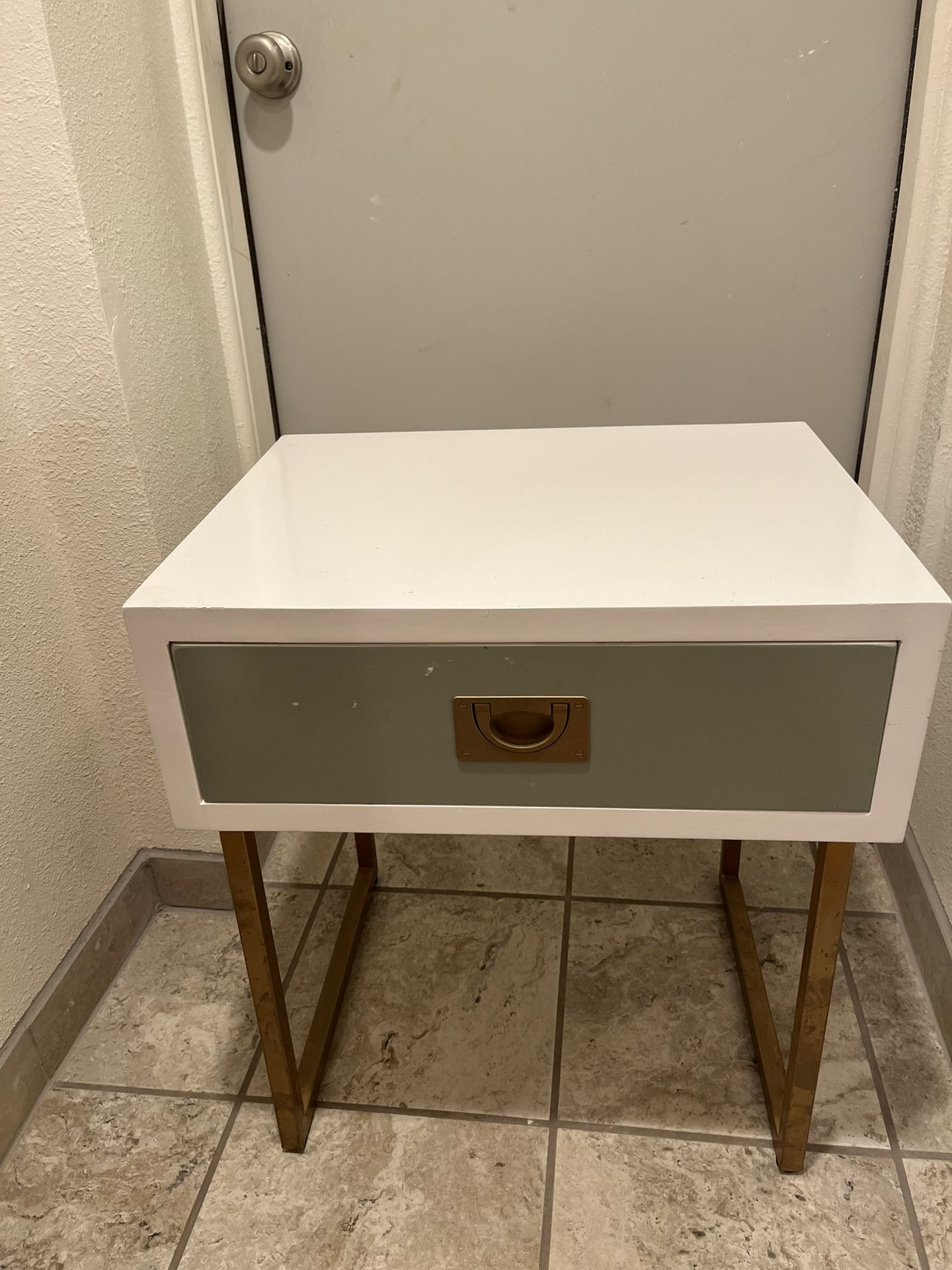 Nightstand/Side Table