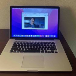 MacBook Pro - Retina 15"  - i7 + 512gb SSD