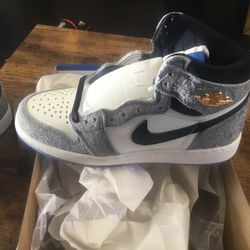 New Kid’s Air Jordan 1 Retro High OG size 6Y/7.5W