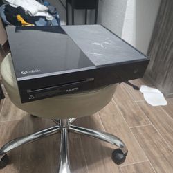 Xbox one, working hdmi chord, and working power chord