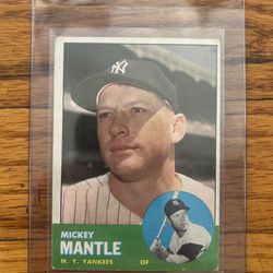 1963 Topps #200 Mickey Mantle Card