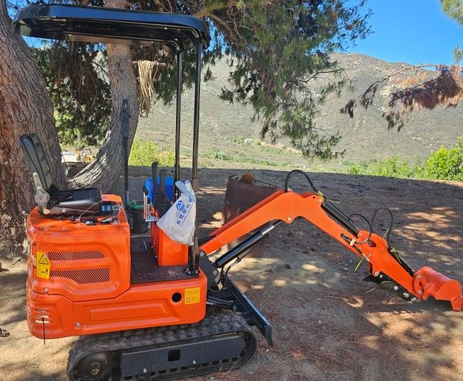 Unused 2025 Mini-Excavator 13.5 HP