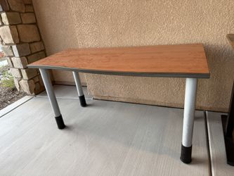 Sturdy Table Can Be Dining Or Computer Table 