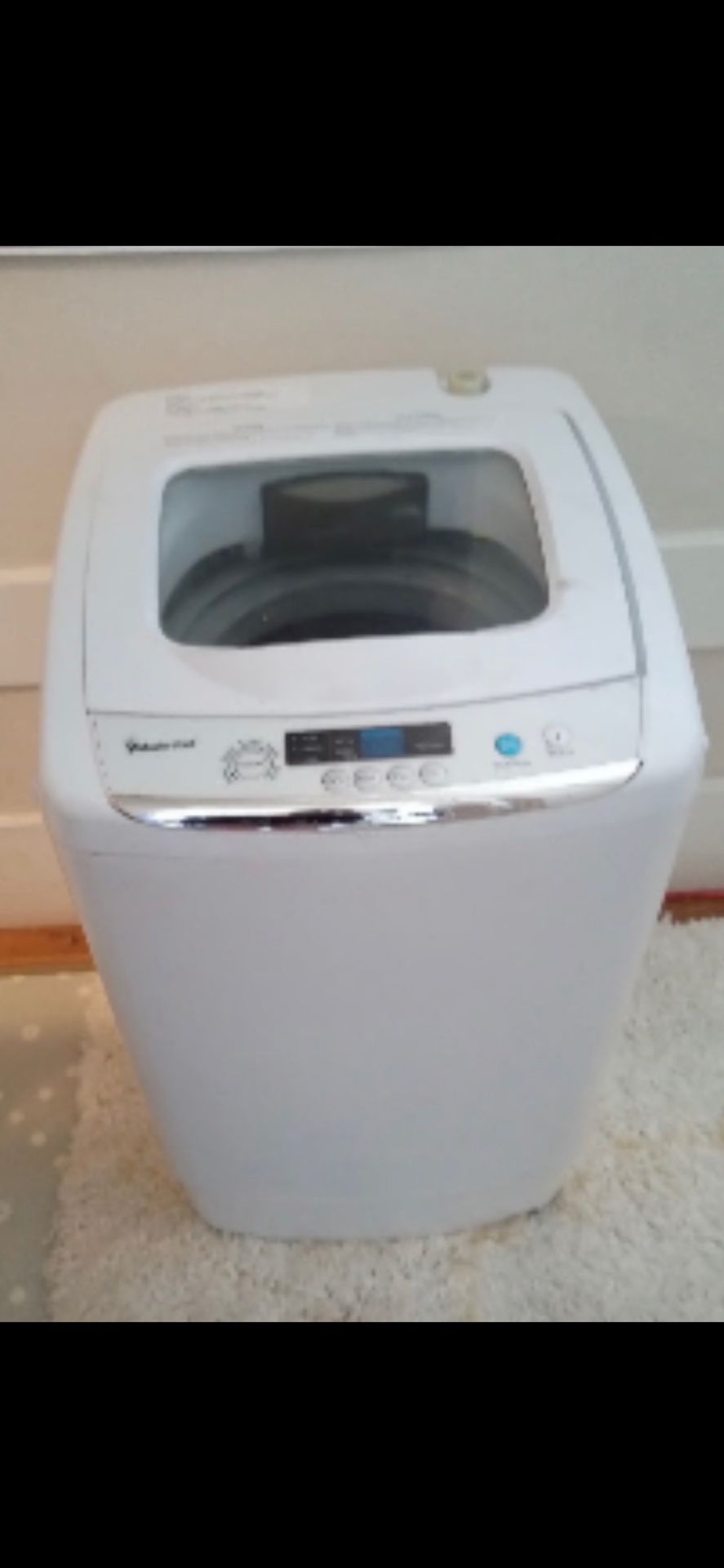 Portable small WashING MACHINE Magic Chef Model: MCSTCW09W1. 0.9 cu. ft. Compact Portable FIRM PRICE. IN EAGLE ROCK