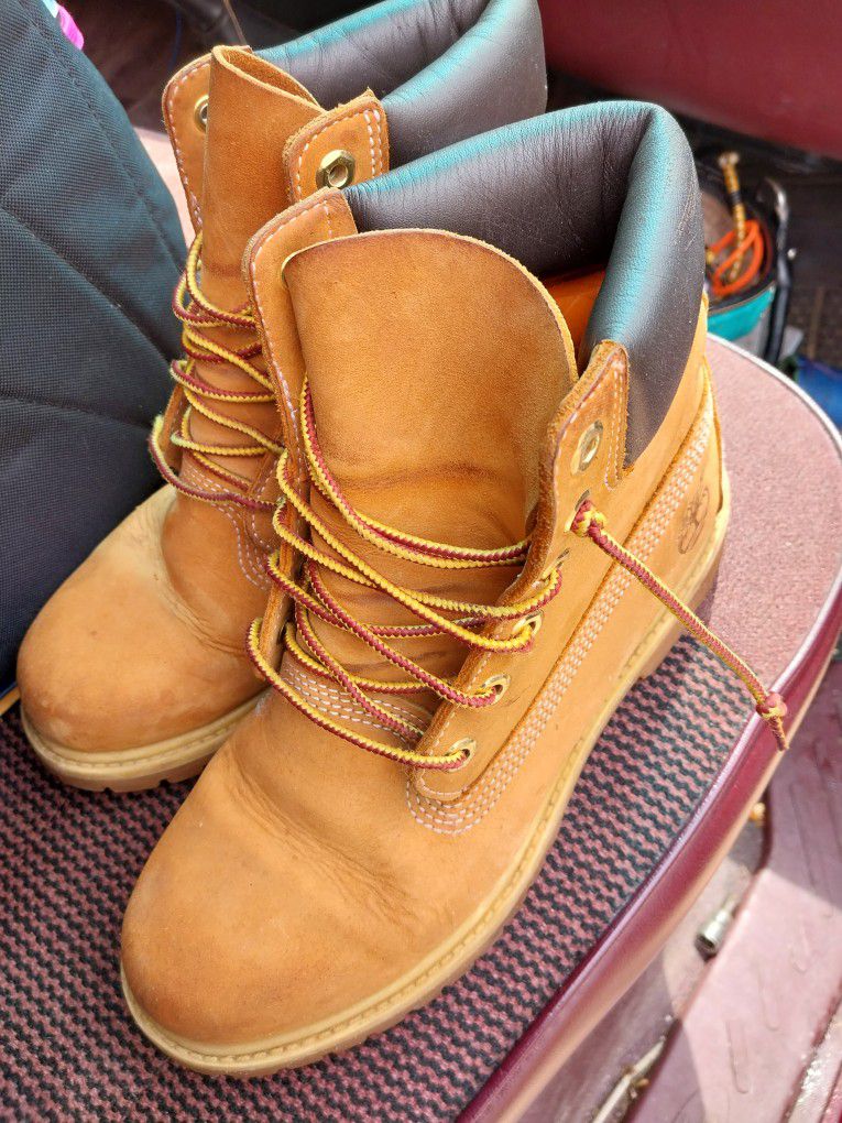 Women's Size 7 Timberland Boots