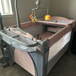 Baby Girl crib 5 in 1 